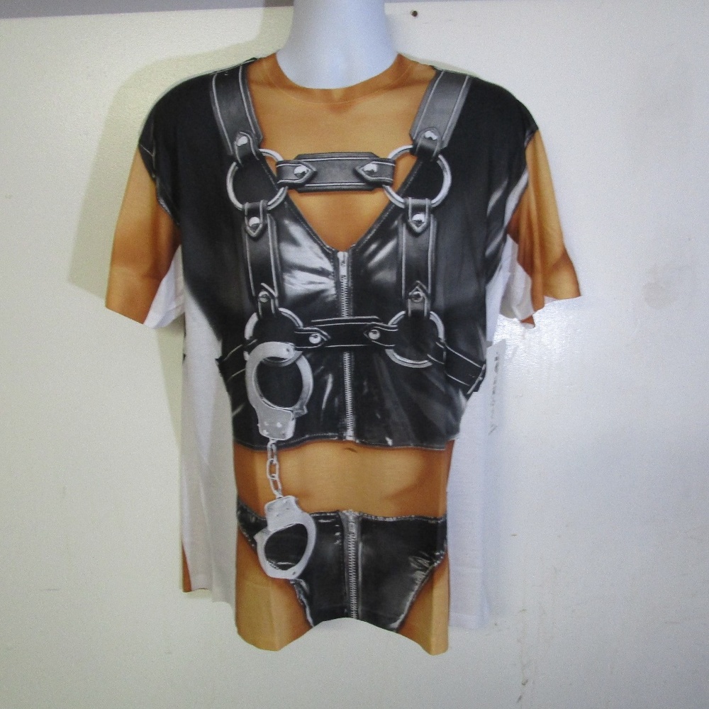 Fauxreal Graphic t-shirt